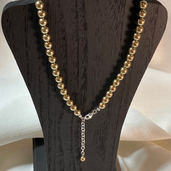 Green Gold Beaded Necklace - Picture 3 of 3